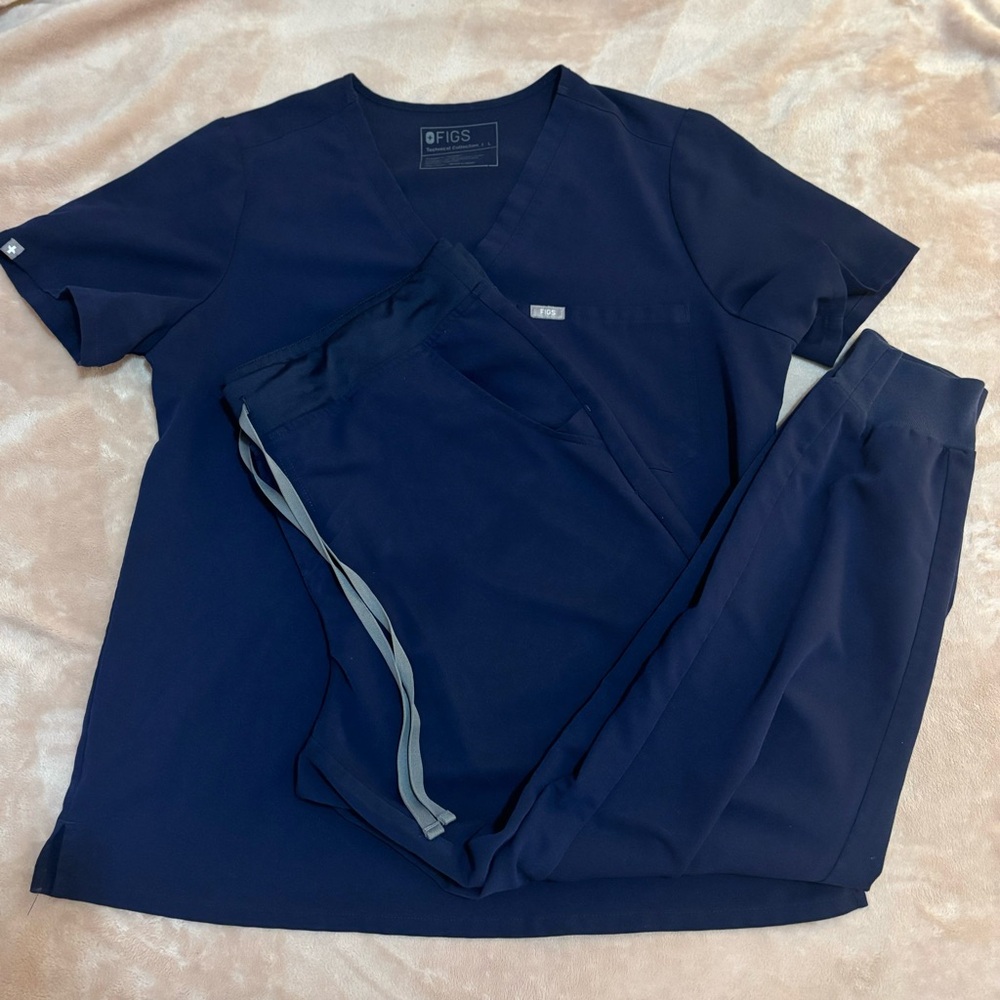 Figs Navy Blue Catarina L top & Zamora XL Joggers